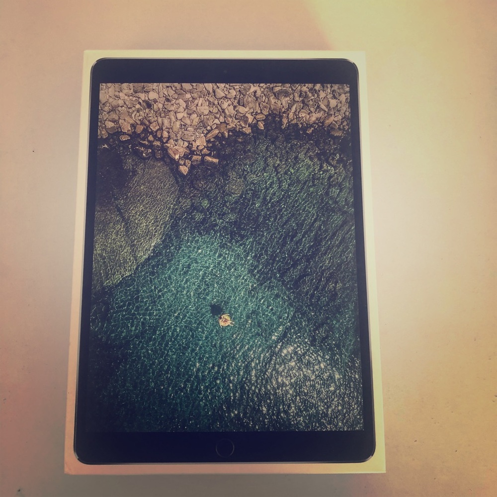 iPad Pro 10.5 (box)